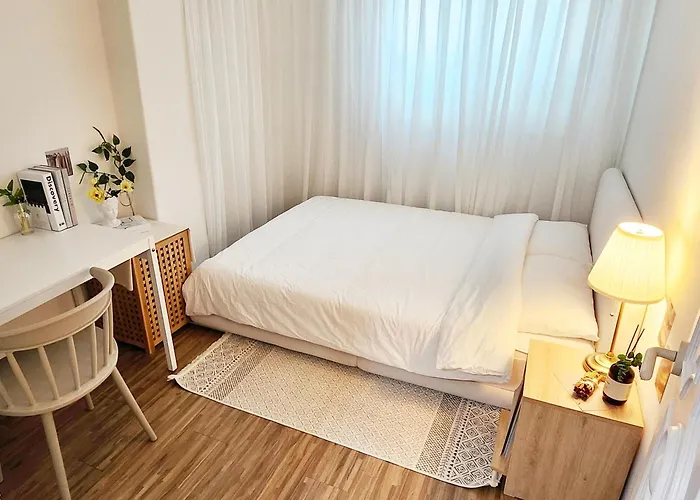 Apartment Cozy Gangnam Style Trip, 3min To Subway, Calm & Chic *